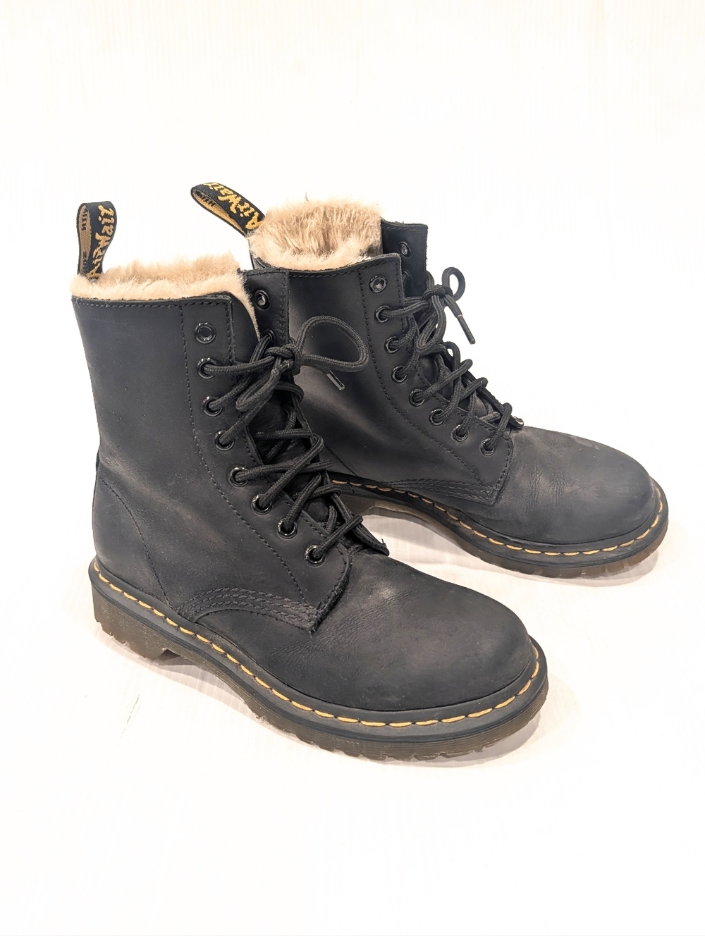 DR MARTENS Serena Black Leather Faux Fur Lined Lace-Up  Combat Boots Size 7